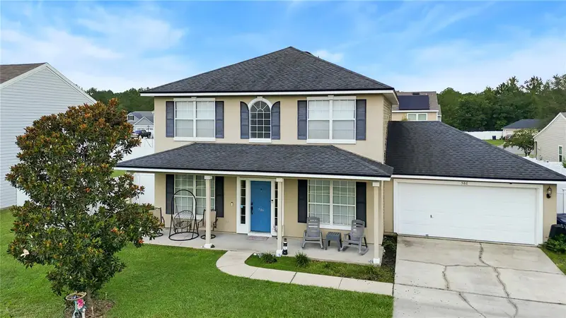 586 Independence Dr, FL