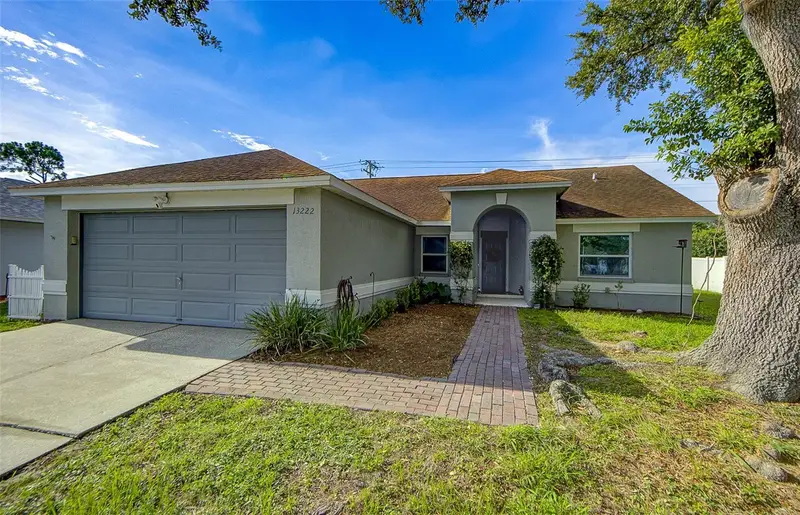 13222 Pine Creek Cir, FL