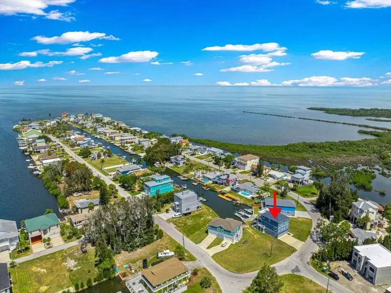6812 Driftwood Dr, FL