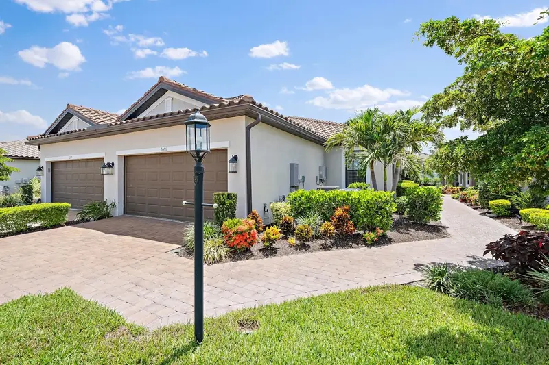6066 Mesa Gln, FL