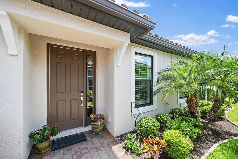 6066 Mesa Gln, FL