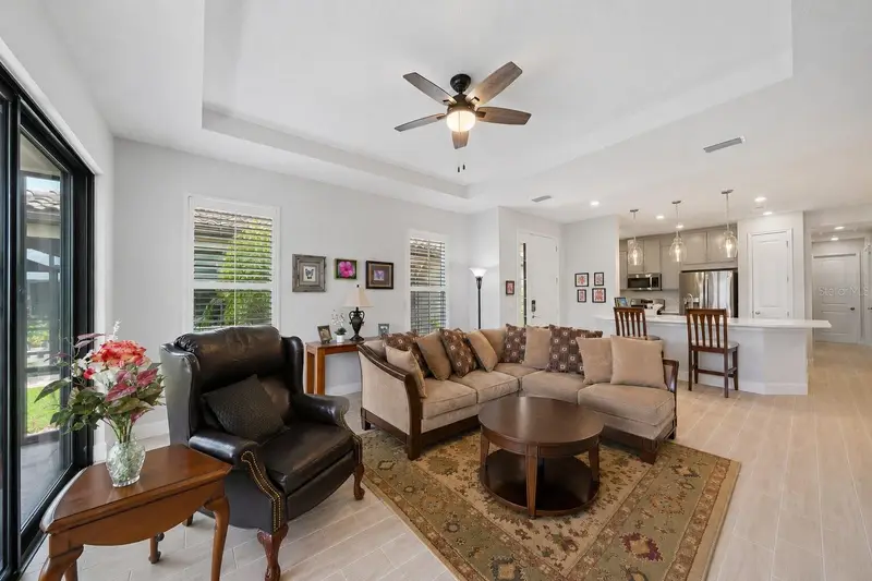 6066 Mesa Gln, FL