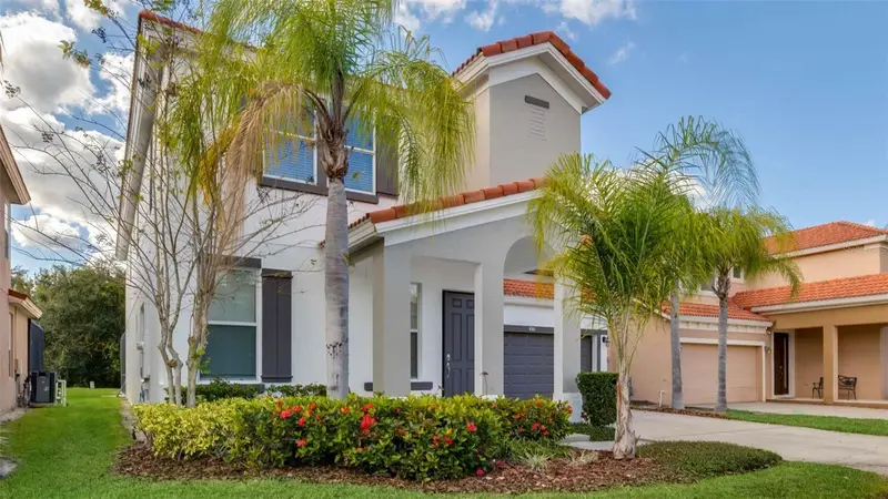 430 Las Fuentes Dr, FL