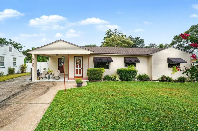10308 N Oakleaf Ave, FL