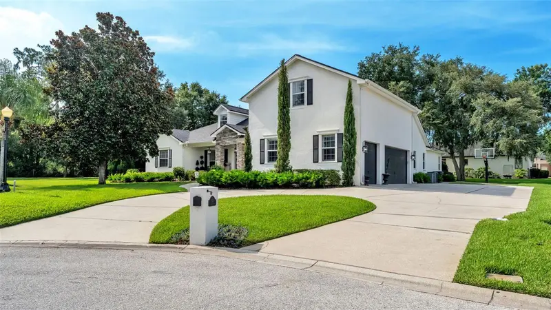 925 Ashton Oaks Cir, FL