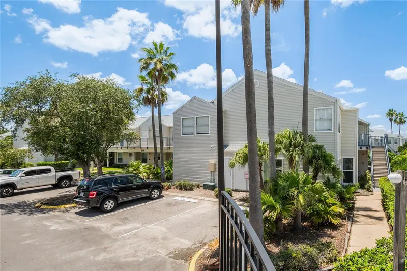 2568 Woodgate Blvd #107, FL