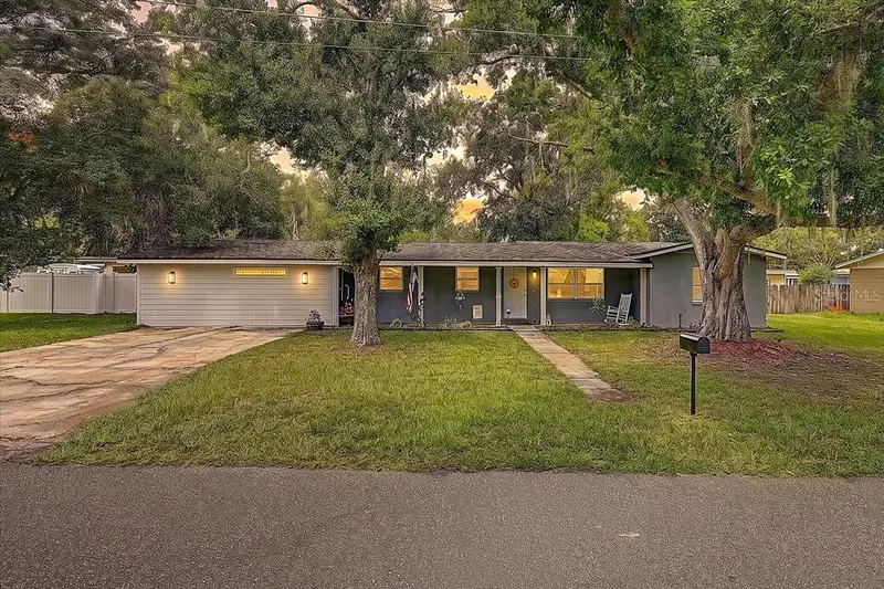 903 N Bracewell Dr, FL