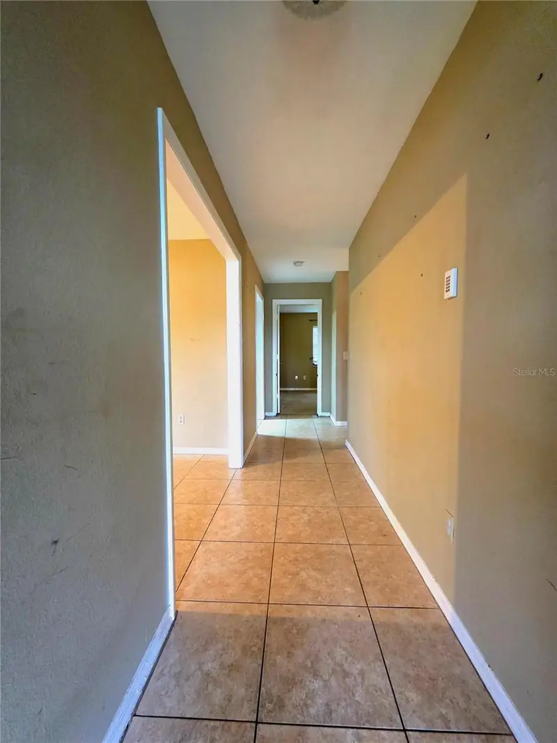 125 Oak Cir, FL