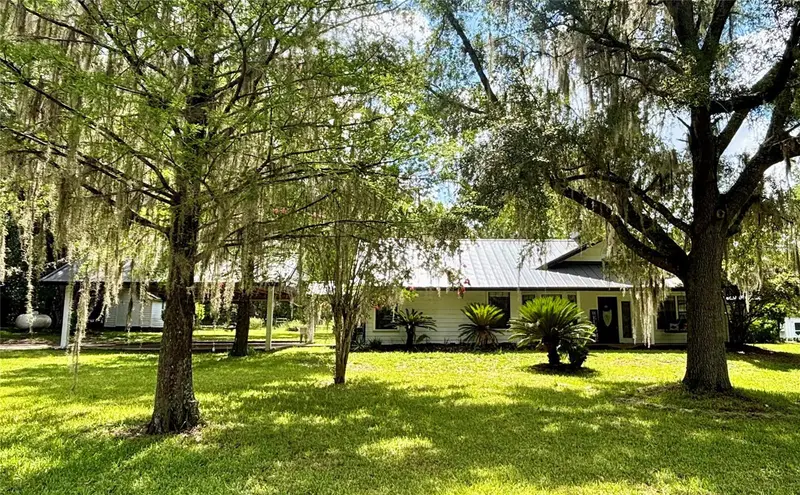 22929 E County Road 1474, FL