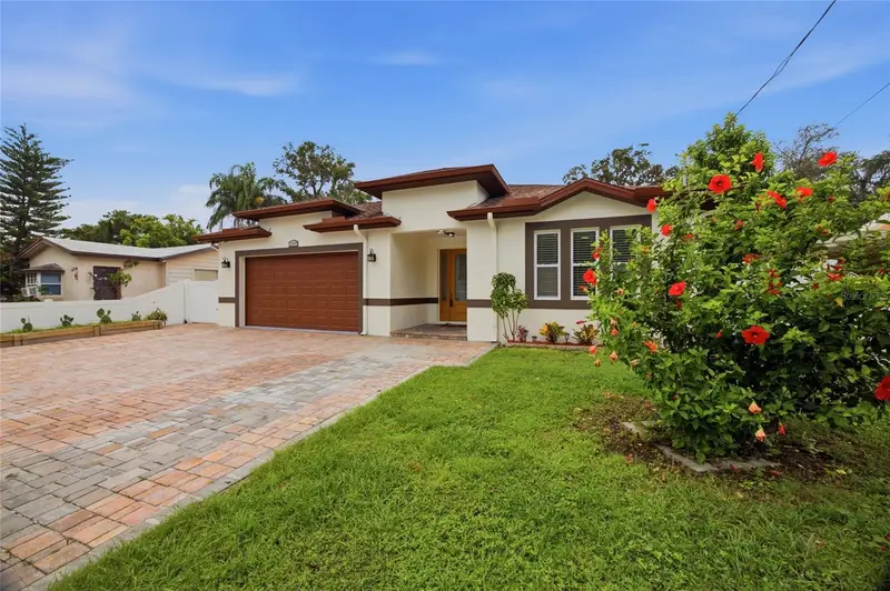1707 E Emma St, FL