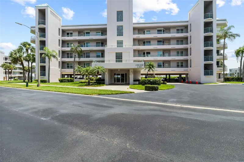 8021 Sailboat Key Blvd S #106, FL
