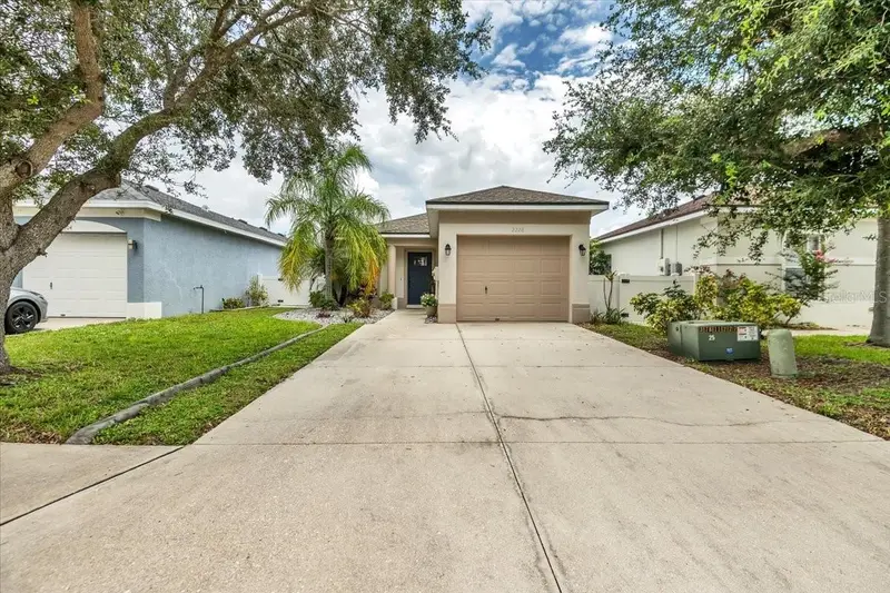 2228 28th Ave E, FL