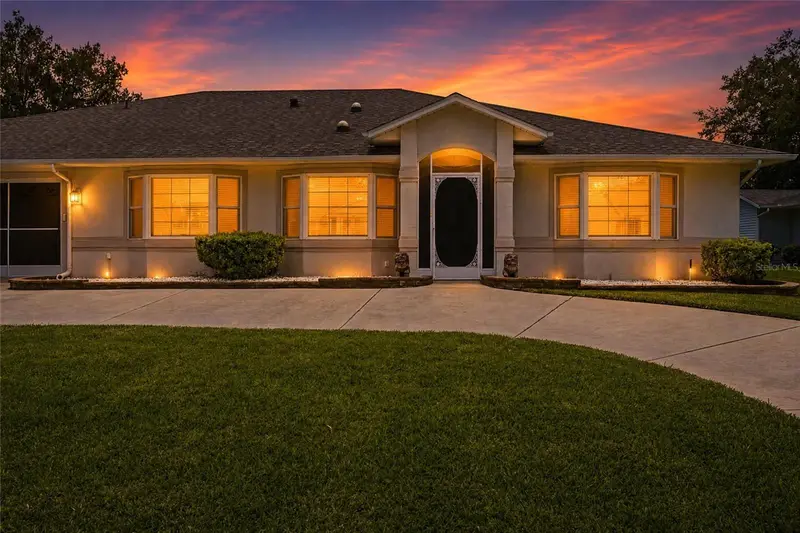27202 Racquet Cir, FL