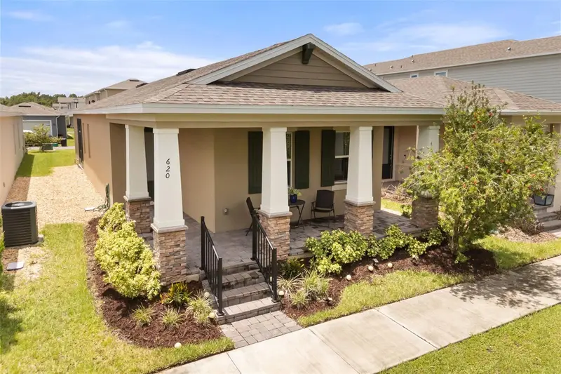 620 Bayern Ln, FL