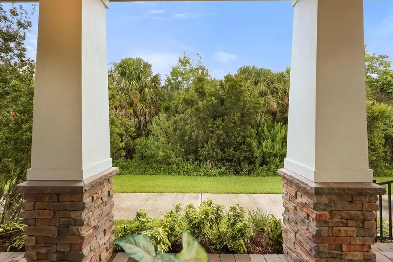 620 Bayern Ln, FL