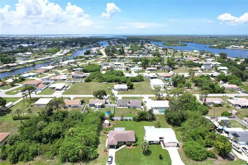 515 Meridan Ave Nw, FL