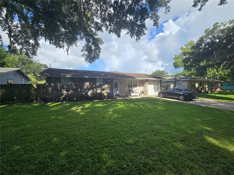 340 S Center St, FL