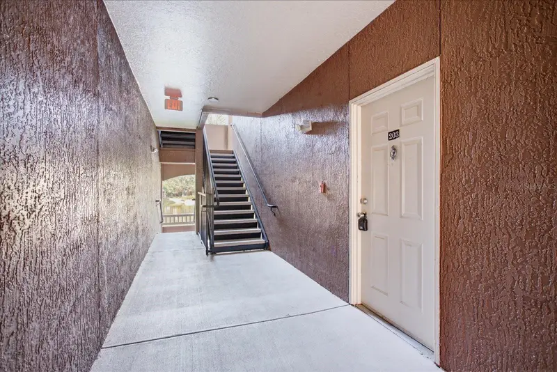8849 Villa View Cir #203, FL