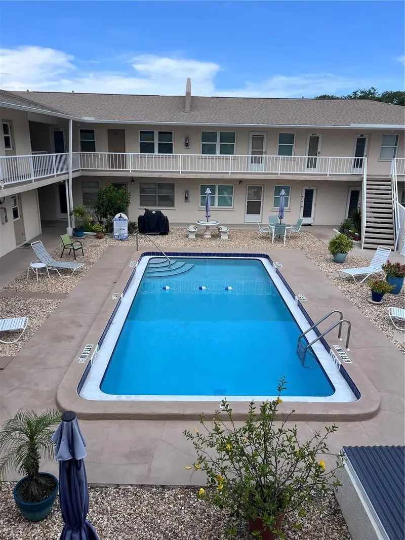 509 W Venice Ave #102, FL