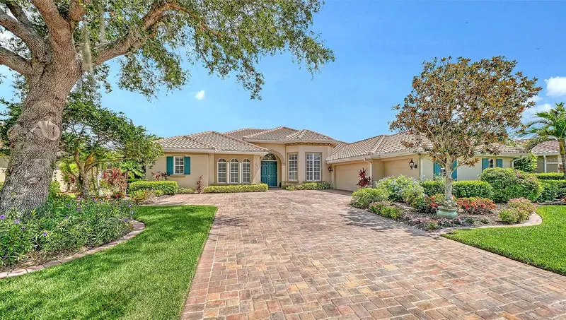 225 Pesaro Dr, FL