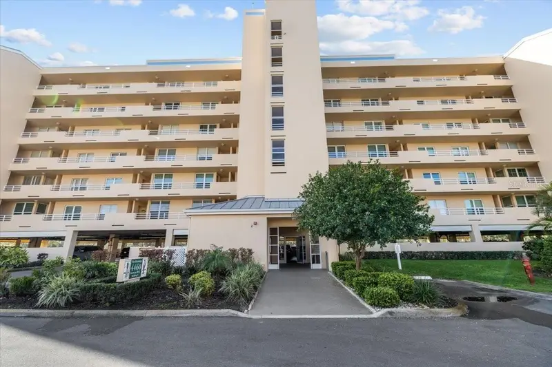 4460 Fairways Blvd #407, FL