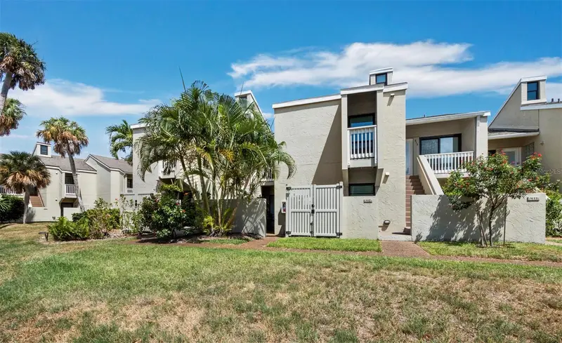 5260 Gulf Of Mexico Dr #413, FL