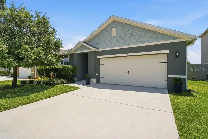 826 Guadalupe Dr, FL