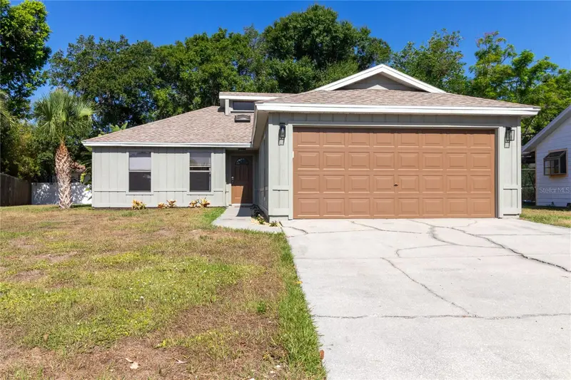 8232 Country Oaks Ct, FL