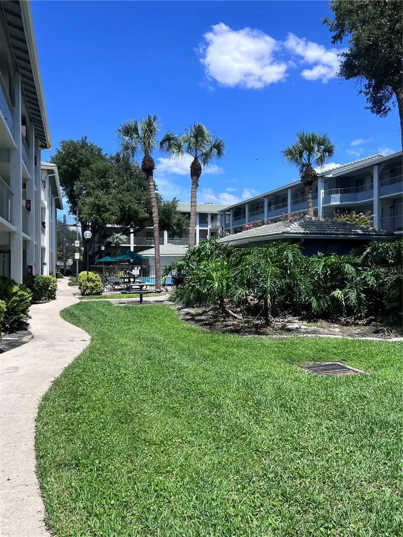 126 Blue Point Way #100, FL