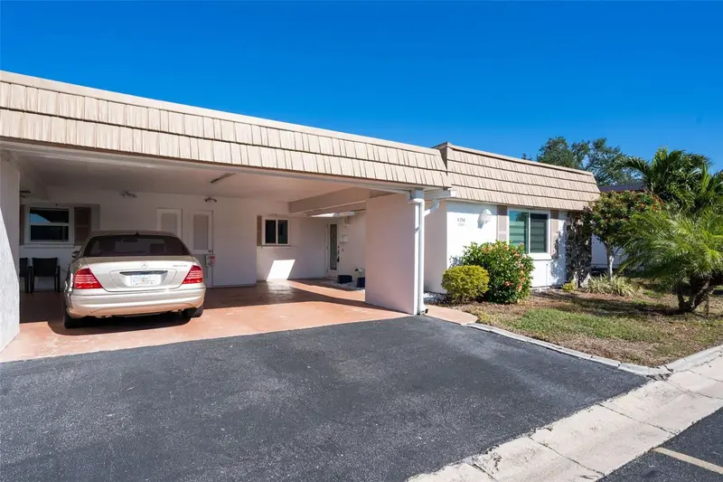2305 Riverbluff Pkwy #V256, FL
