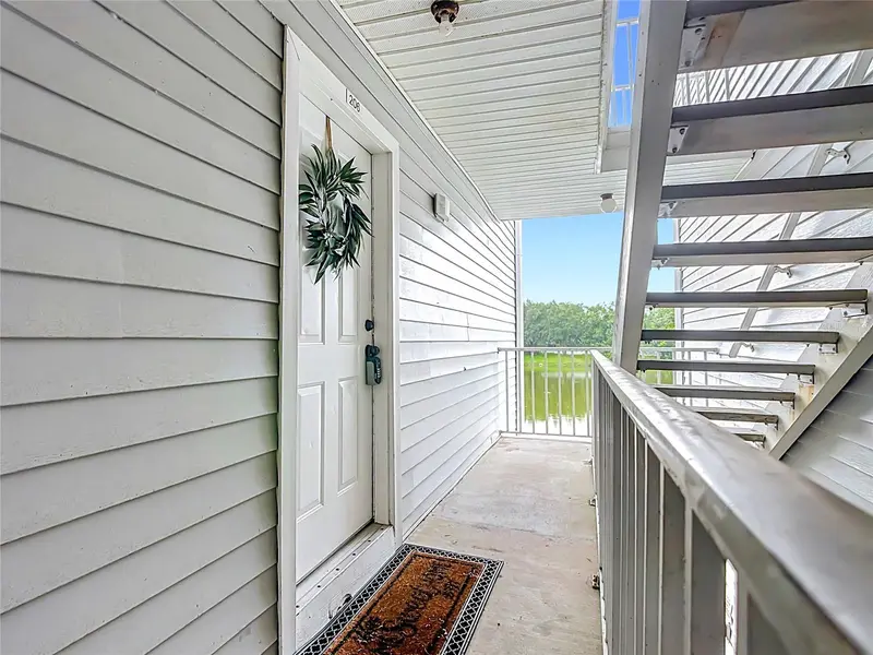 1229 Bermuda Lakes Ln #206, FL