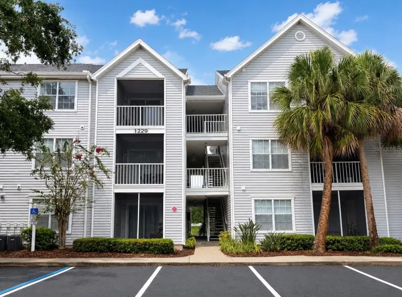 1229 Bermuda Lakes Ln #206, FL