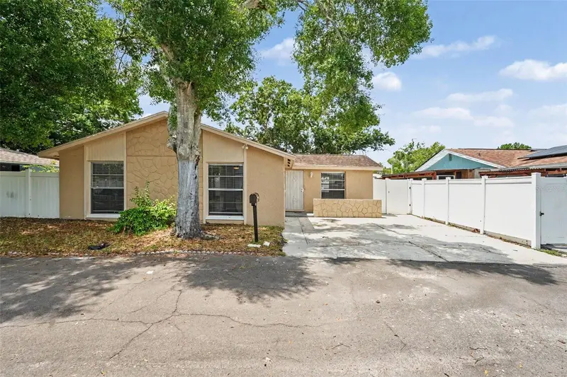 6404 Freedom Ct, FL
