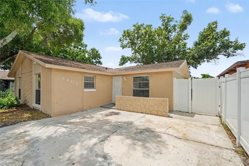 6404 Freedom Ct, FL