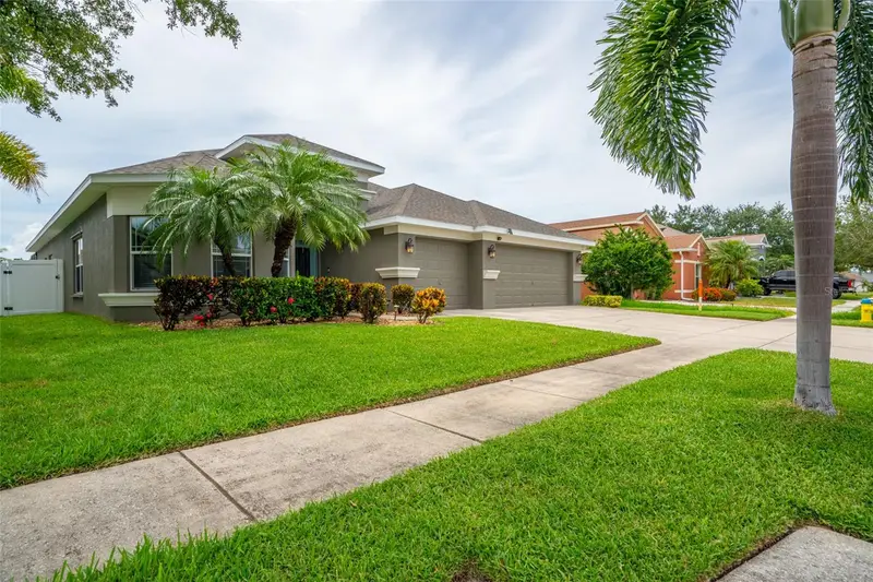 1809 Bonita Bluff Ct, FL