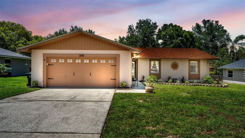 South Lakeland & Lake Hollingsworth listing
