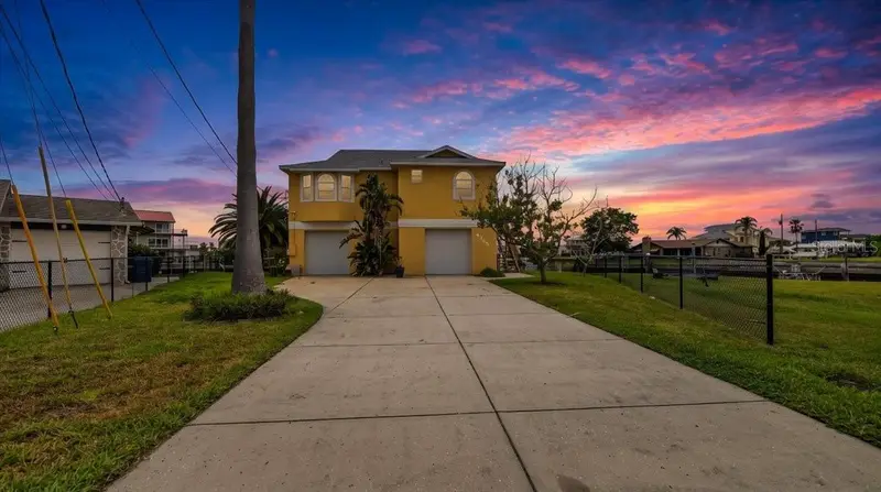 4365 4th Isle Dr, FL