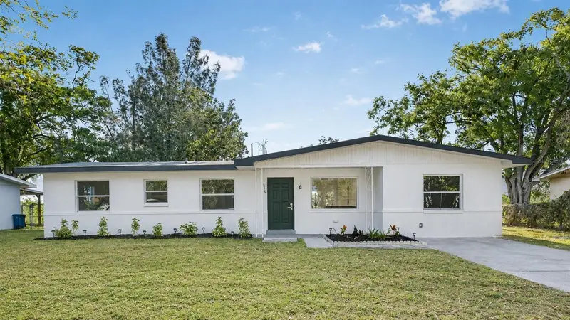 413 Country Club Dr, FL