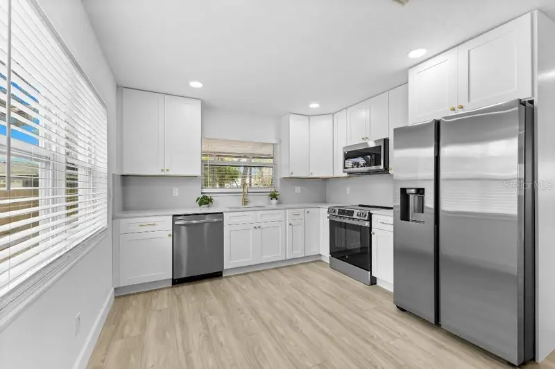 5690 25th Street Cir E, FL