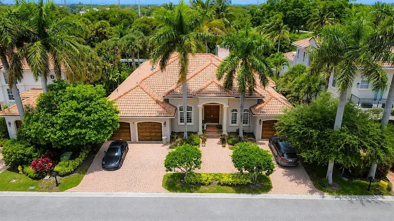 785 Harbour Isle Pl, FL