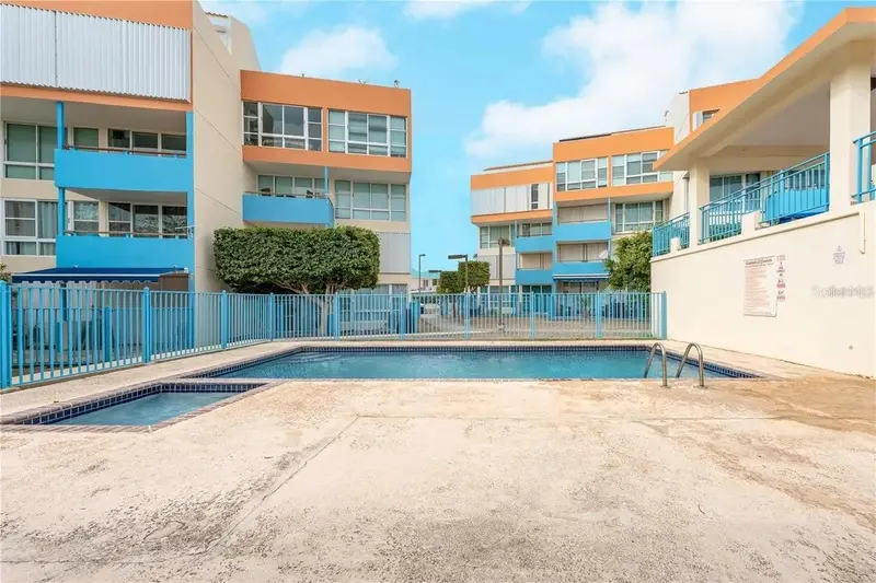 Pr-301 Condo. Vistamar El Combate #B-207, PR