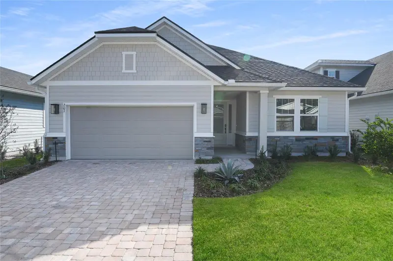 207 Thornberry Way, FL