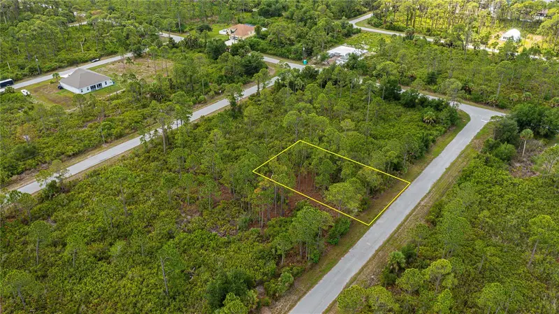 474 Hanscom St, FL