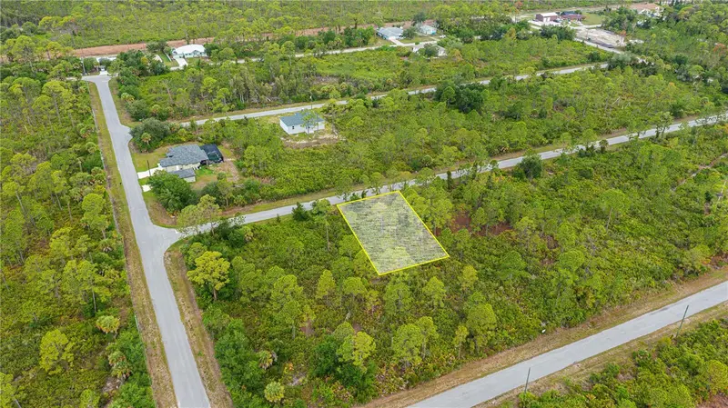 474 Hanscom St, FL