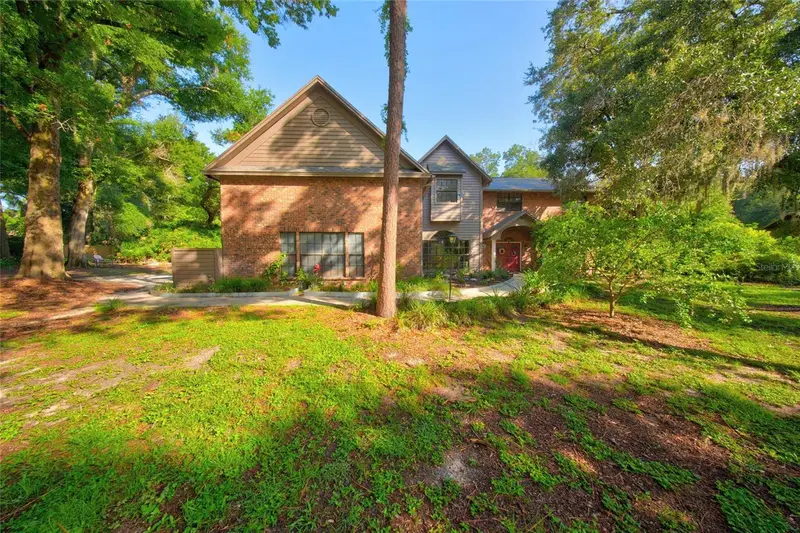 908 Oak Hollow Pl, FL