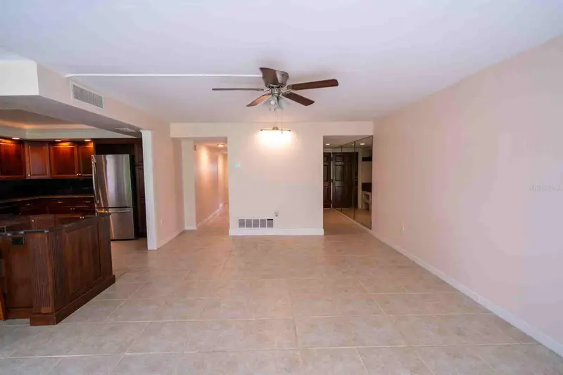 225 Country Club Dr #D142, FL