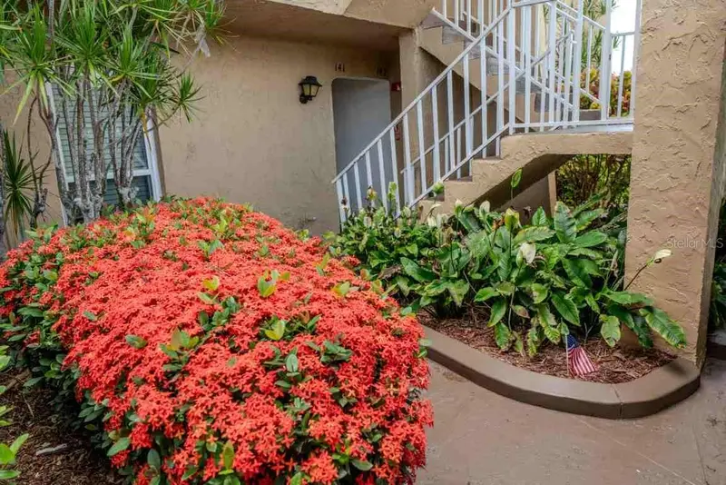225 Country Club Dr #D142, FL