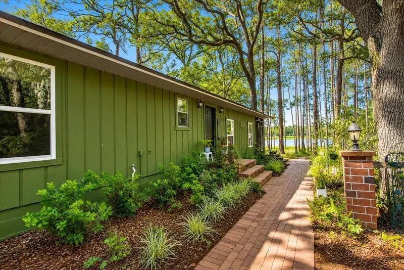 235 Ashley Lake Dr, FL