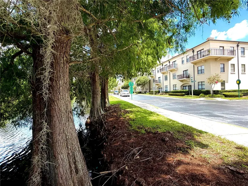 909 Waterside Ln #205, FL
