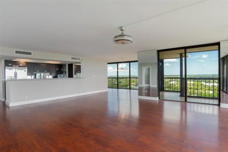 2480 Presidential Way #1801, FL
